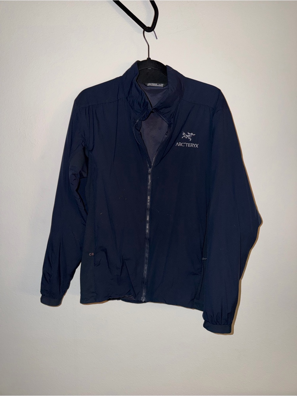 Arc'teryx Men's Dark Navy Lightweight Jacket